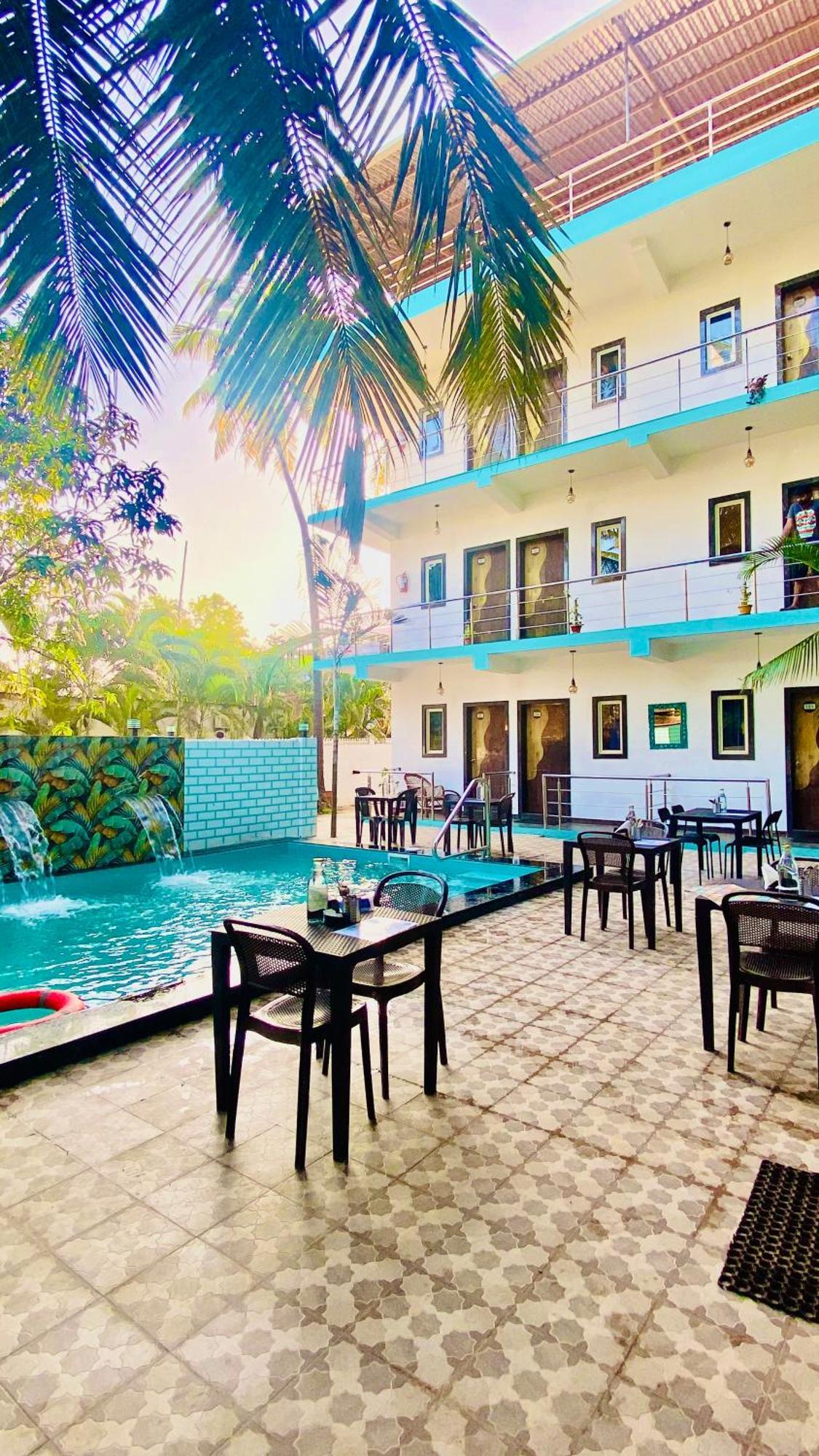 Bsg Stay - Turtle Beach Morjim Goa Bagian luar foto