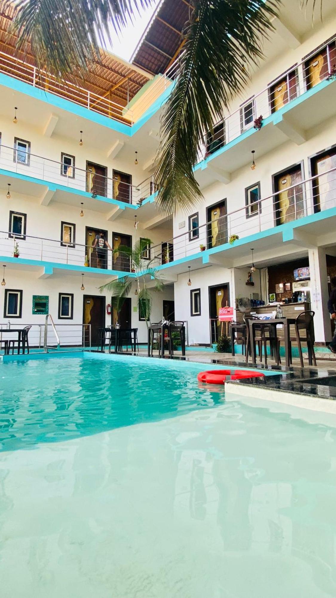 Bsg Stay - Turtle Beach Morjim Goa Bagian luar foto