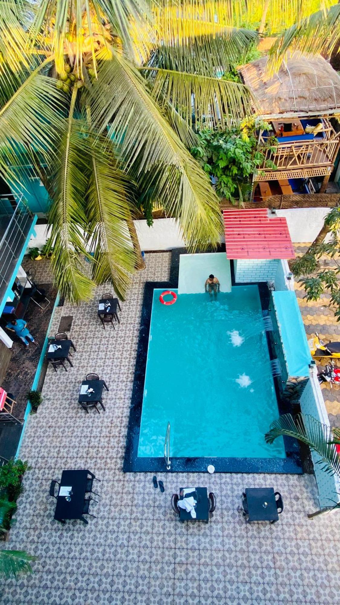 Bsg Stay - Turtle Beach Morjim Goa Bagian luar foto