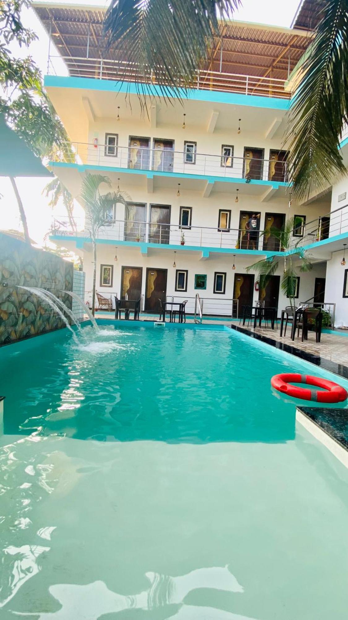 Bsg Stay - Turtle Beach Morjim Goa Bagian luar foto